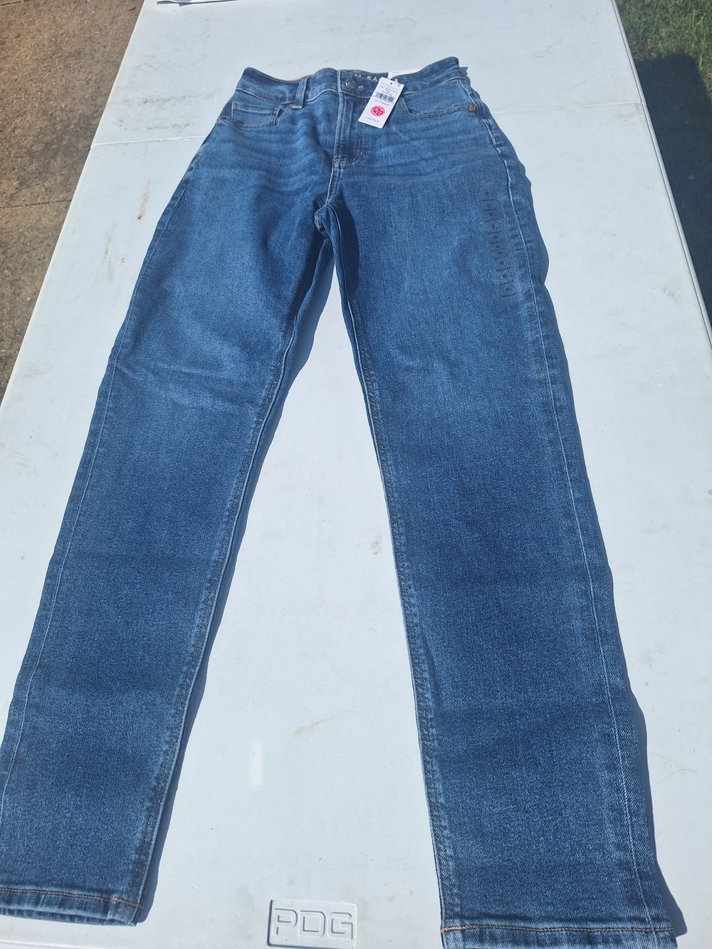 American Eagle Outfitters High-Rise Straight Jeans in Dark Blue